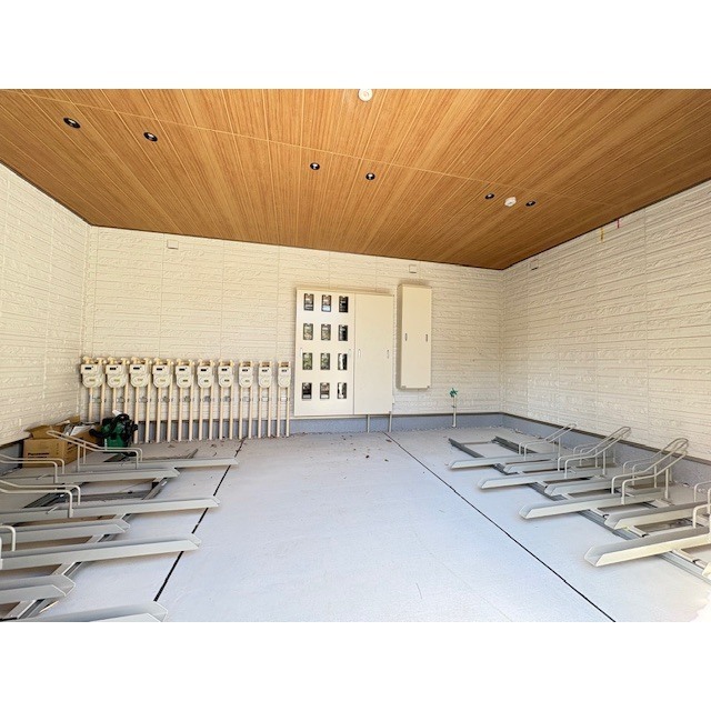 屋根付きの無料駐輪場♪