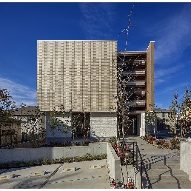 中学校が目の前の閑静な住宅地♪