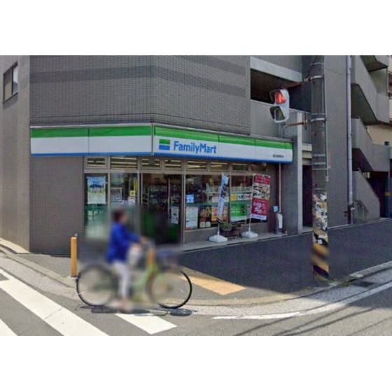 ファミリーマート横浜吉野町店