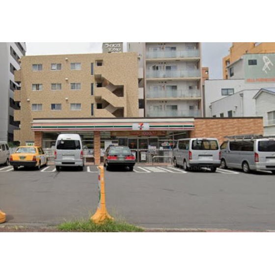 セブンイレブン横浜吉野町駅前店