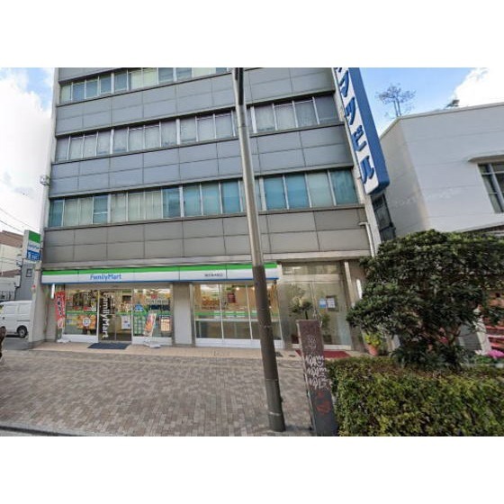 ファミリーマート横浜青木町店