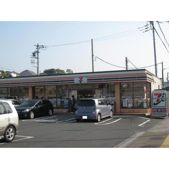 セブンイレブン横浜片吹店