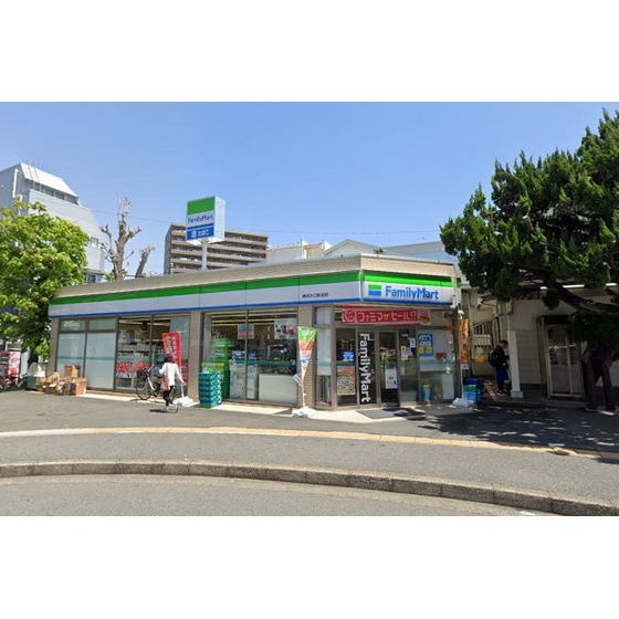 ファミリーマート横浜大口駅前店
