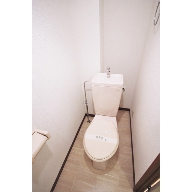 ※温水洗浄便座付いてます。