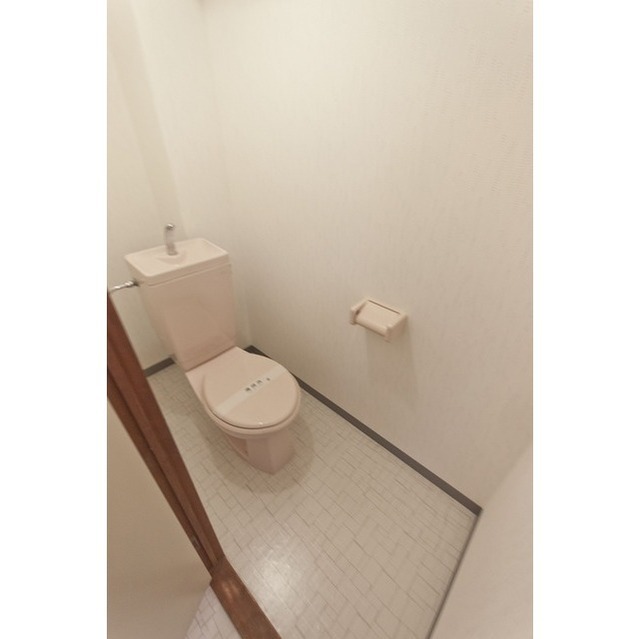 温水洗浄便座設置します。