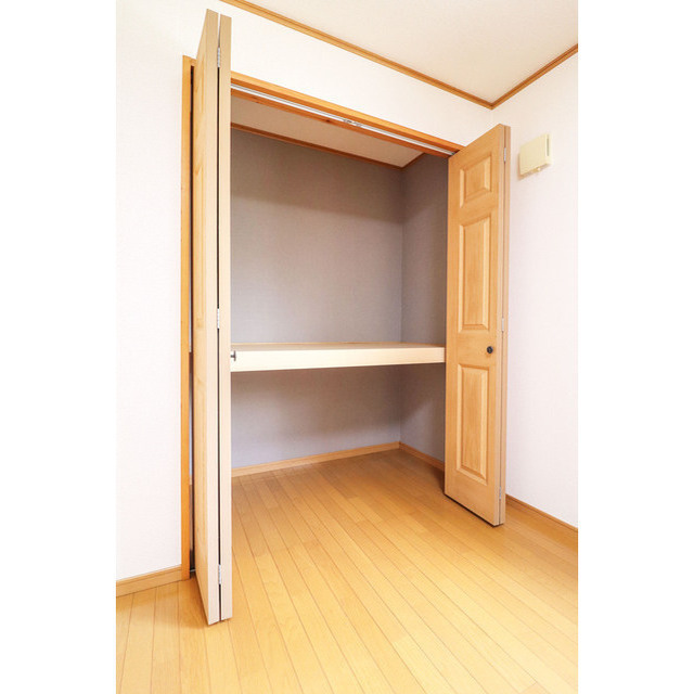 洋間収納付き☆