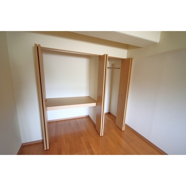 5.7帖洋室・収納☆彡　※同タイプ
