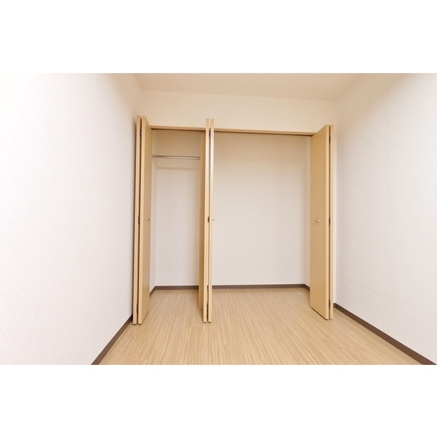 続き洋室・収納