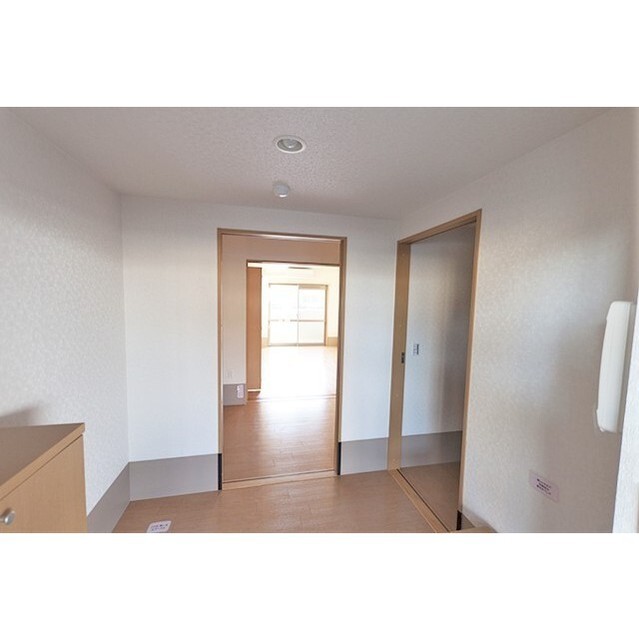 車椅子にも対応した広い玄関☆