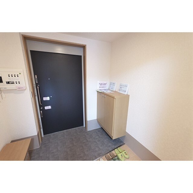 玄関腰掛椅子完備☆