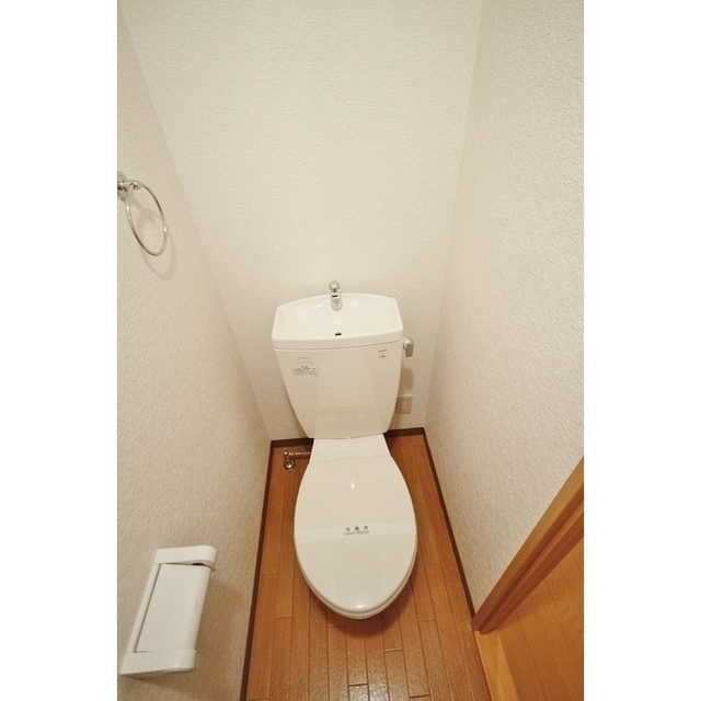 温水洗浄便座付きます