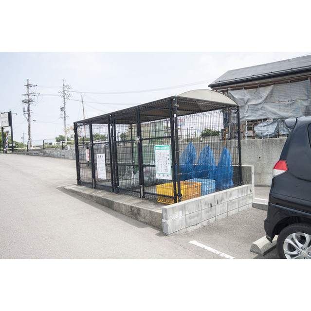 敷地内ごみ置き場