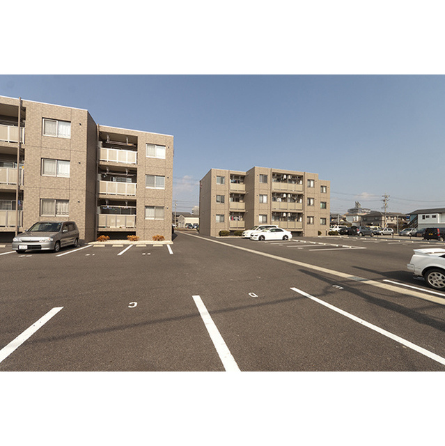 敷地内駐車場南側