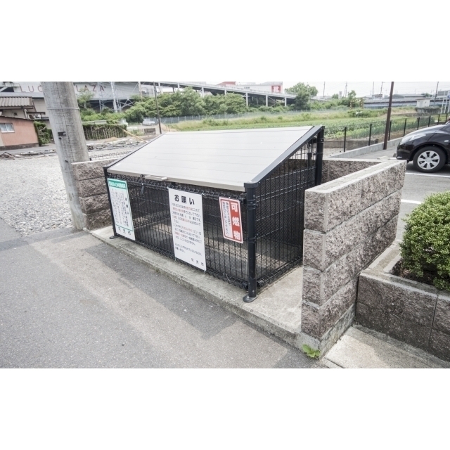 ごみ置き場