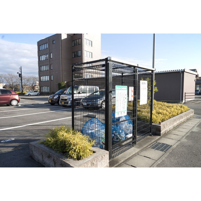 敷地内ゴミ置き場