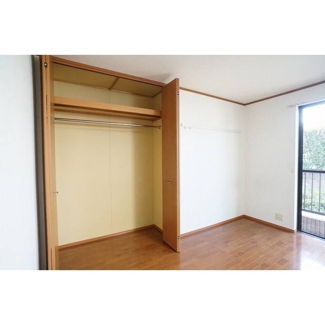 天井まである大きな収納です