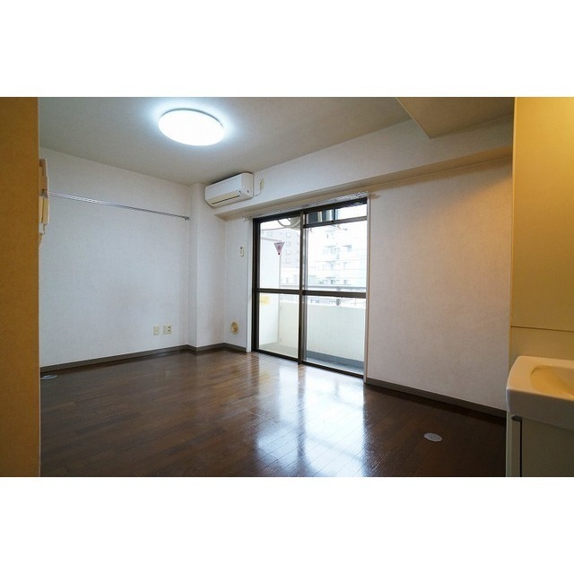 南西向きの明るいお部屋です