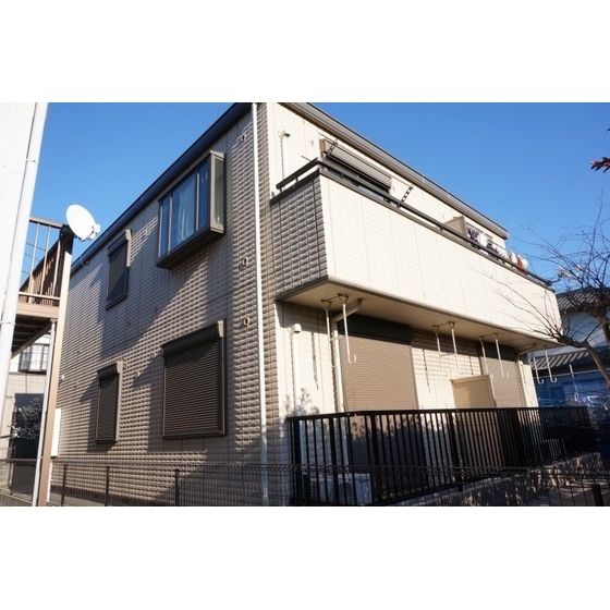 ベランダ面は明るい南西向きです