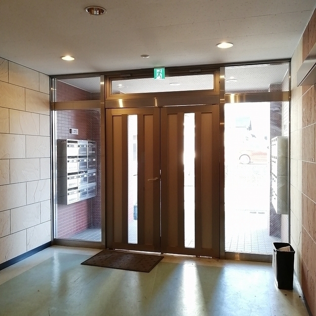 エントランス内部