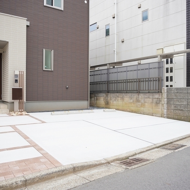B駐車場