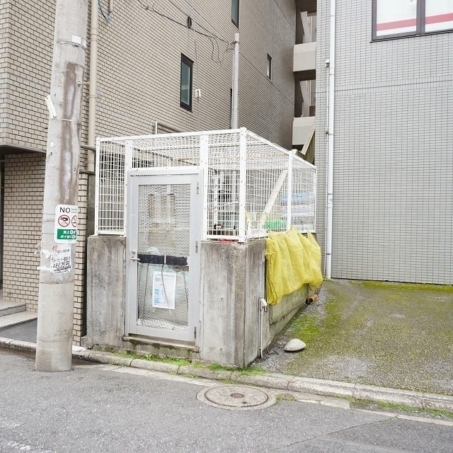 ゴミ捨て場
