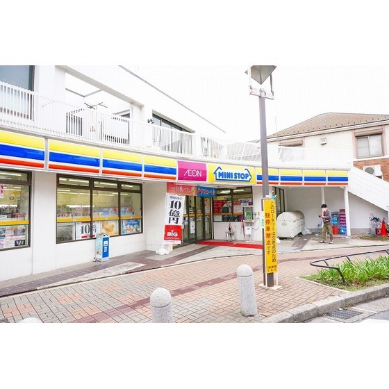 ミニストップみどり台駅前店
