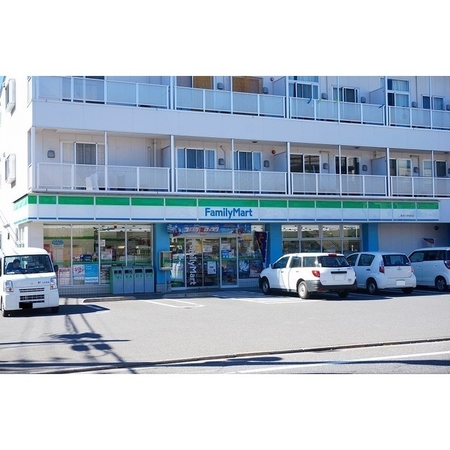 ファミリーマート登戸小前