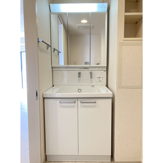 シャワー付洗面化粧台