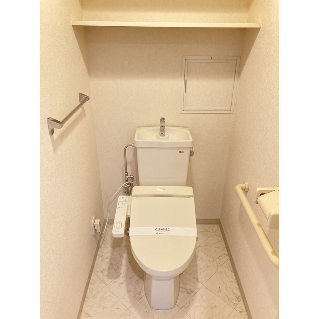 シャワー付きトイレ