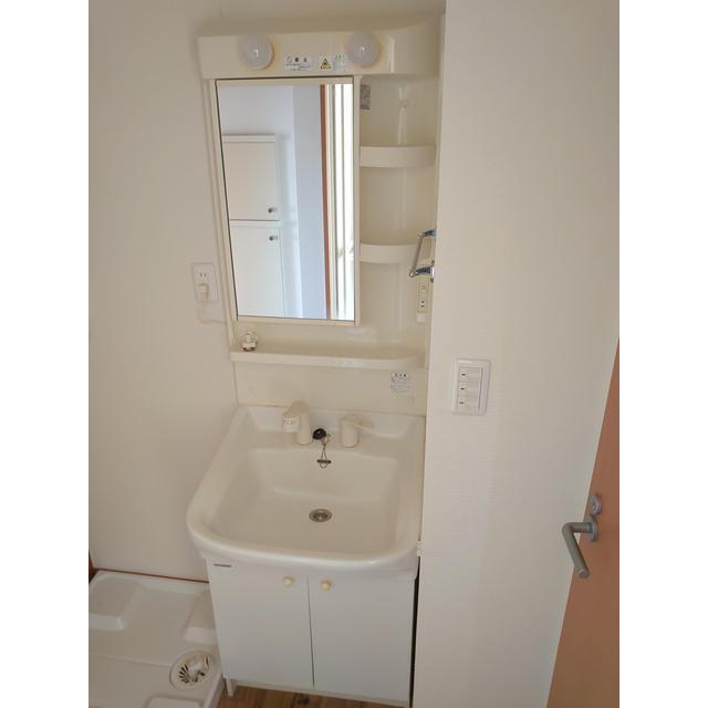 シャワー付洗面化粧台