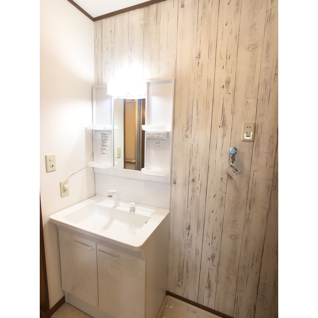 シャワー付洗面化粧台