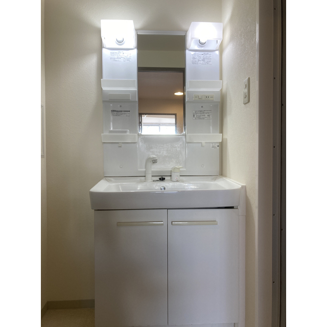 シャワー付洗面化粧台