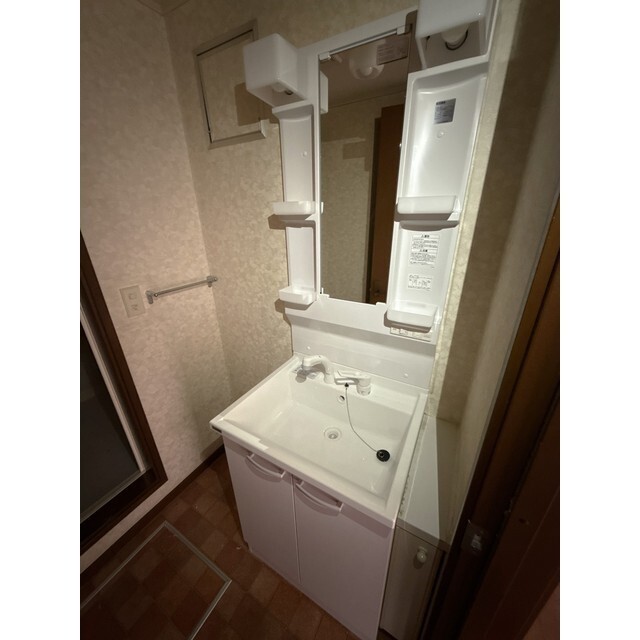 シャワー付洗面化粧台