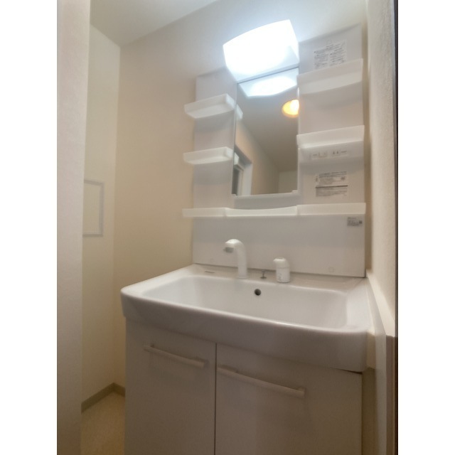 シャワー付洗面化粧台