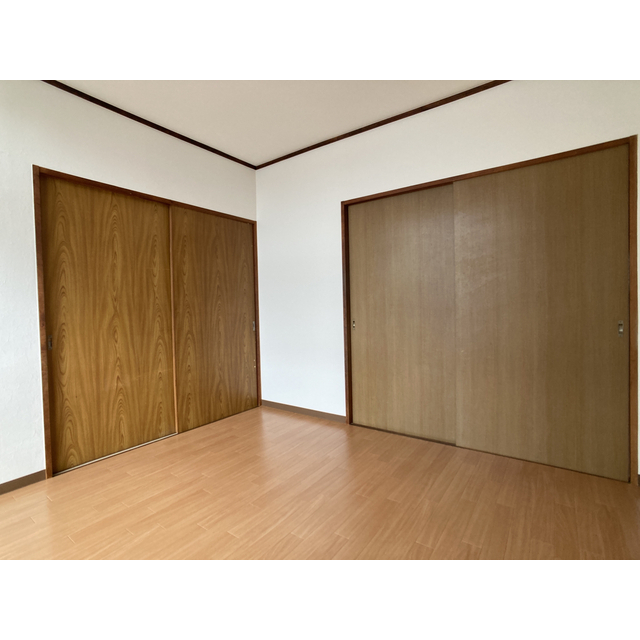 洋室　クロス張替え済