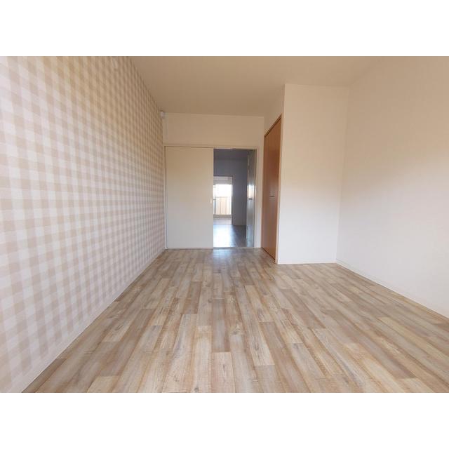 東南洋室:6帖