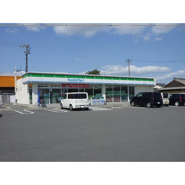 ファミリーマート鈴鹿三日市店