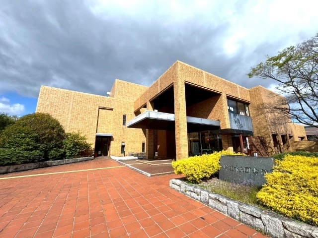 鈴鹿市立図書館