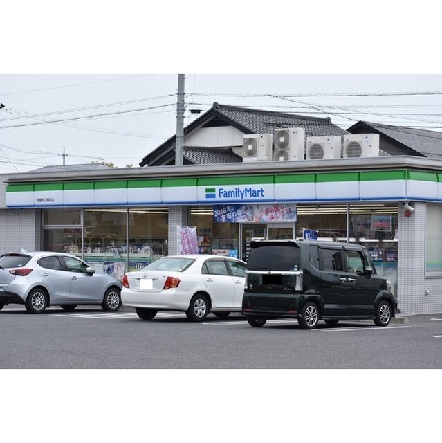 ファミリーマート鈴鹿中江島町店