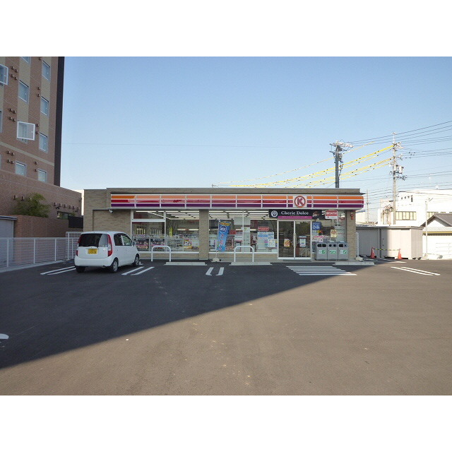 ファミリーマート鈴鹿平田二丁目店