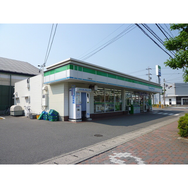 ファミリーマート鈴鹿中江島町店