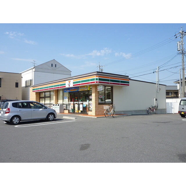 ファミリーマート鈴鹿神戸三丁目店