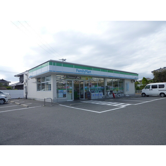 ファミリーマート鈴鹿稲生店