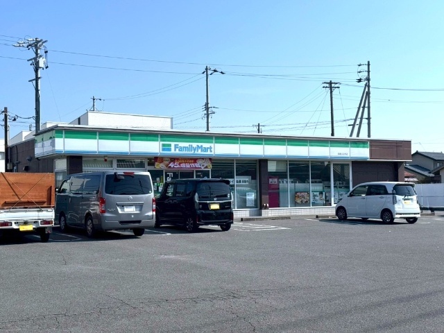 ファミリーマート鈴鹿三日市店