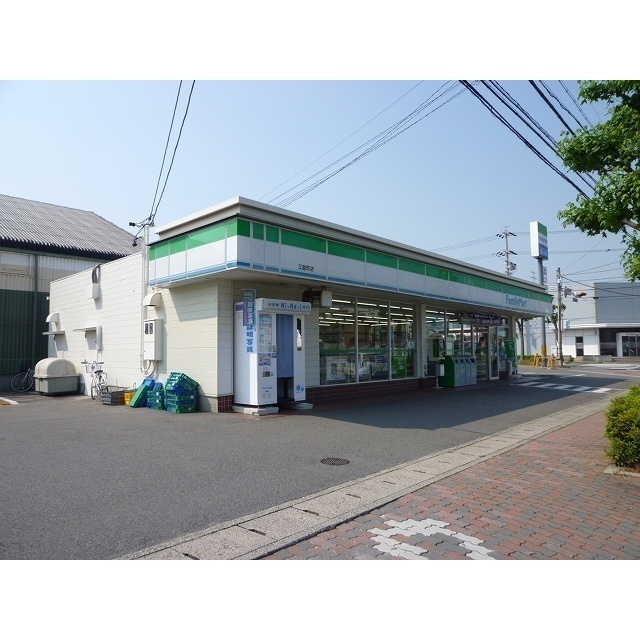 ファミリーマート鈴鹿中江島町店