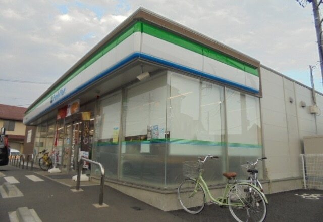 ファミリーマート東町店