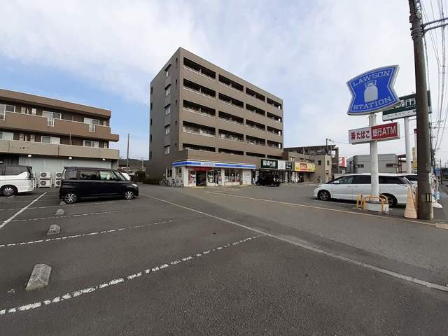 ローソン 高知朝倉駅前店