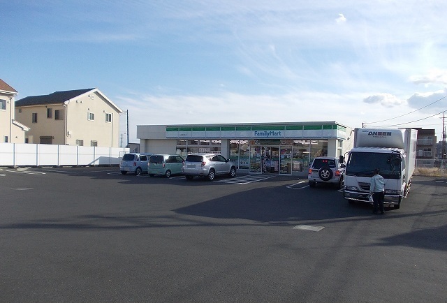 ファミリーマート新屋店