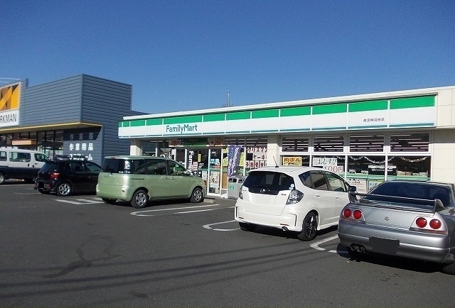 ファミリーマート沼田店
