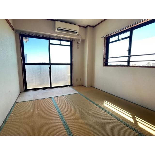 ※202号室は2面採光ではありません。同間取501号室の写真です。